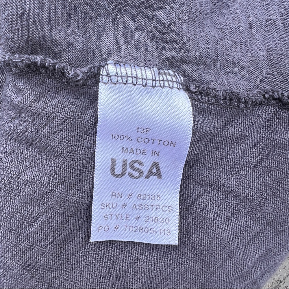 Fresh Produce: Grey Short Sleeve Top w/ Back Cut Outs. Women’s Size Large. - Picture 10 of 10
